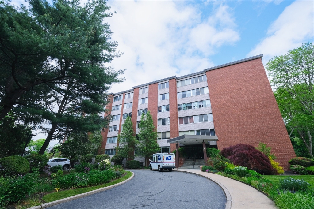 22 Chestnut Place # 201