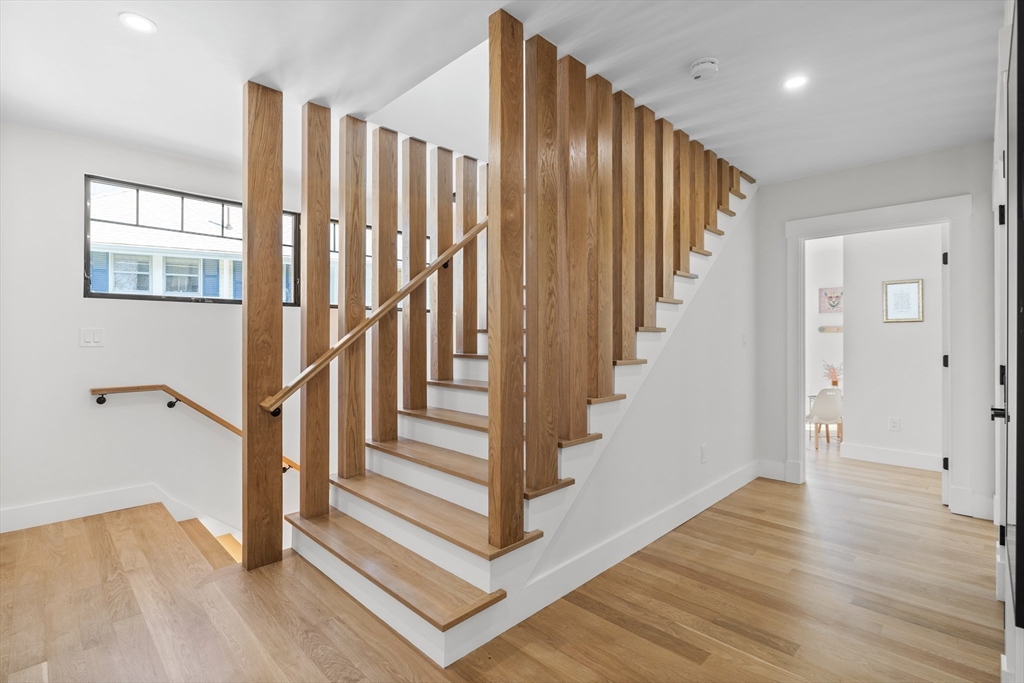 186 Holworthy St