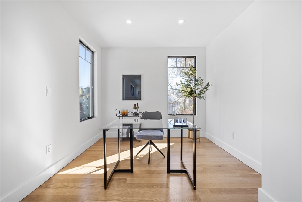 186 Holworthy St