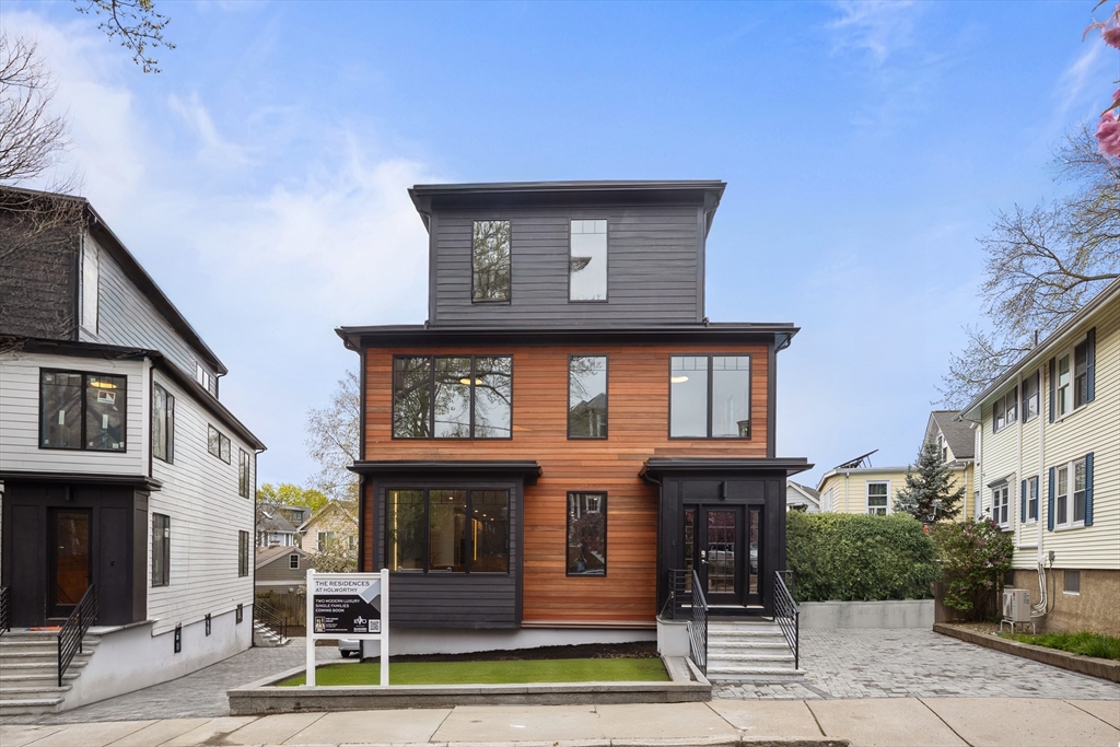186 Holworthy St