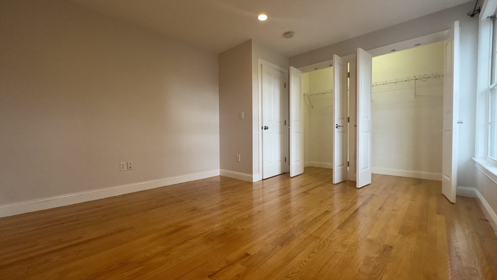 18 Middle St # 2