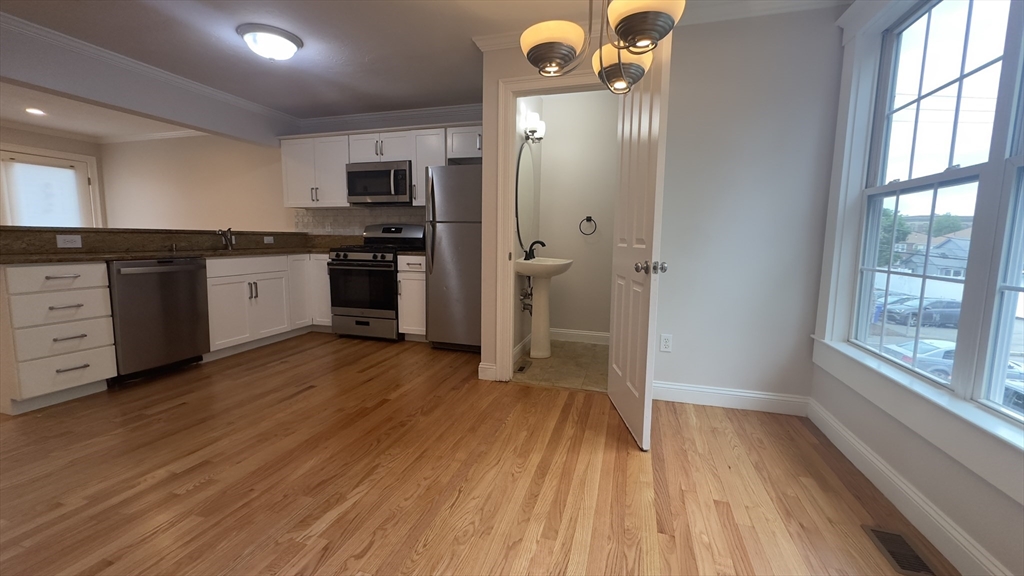 18 Middle St # 2