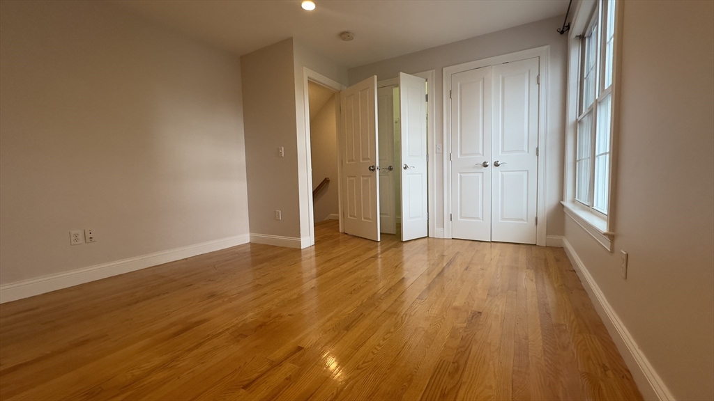 18 Middle St # 2