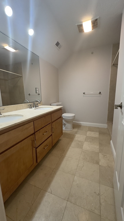 18 Middle St # 2