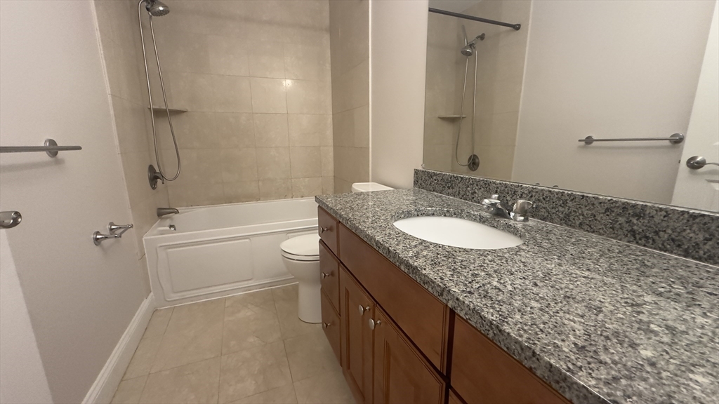 18 Middle St # 2