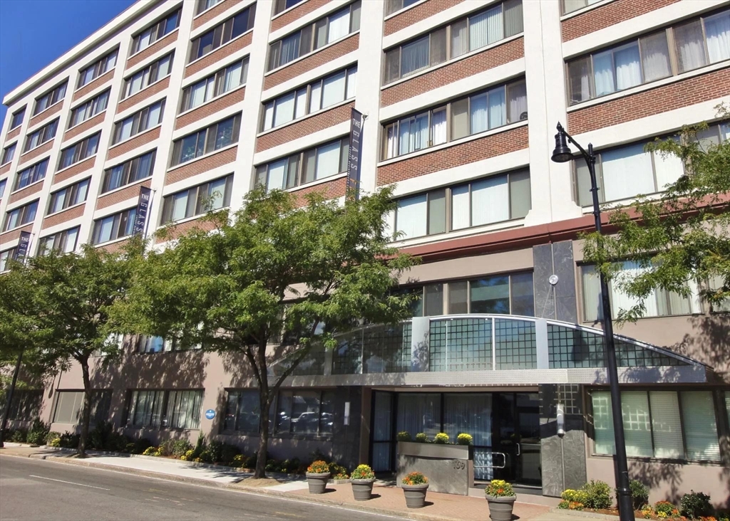 169 Monsignor Obrien Hwy # 213