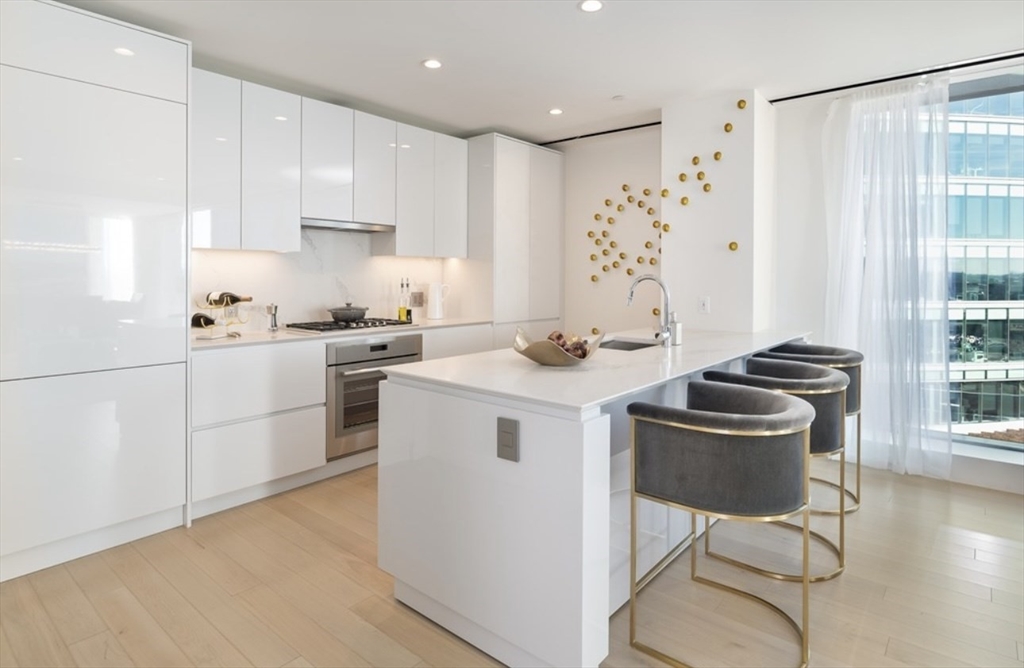 133 Seaport Blvd # 1709