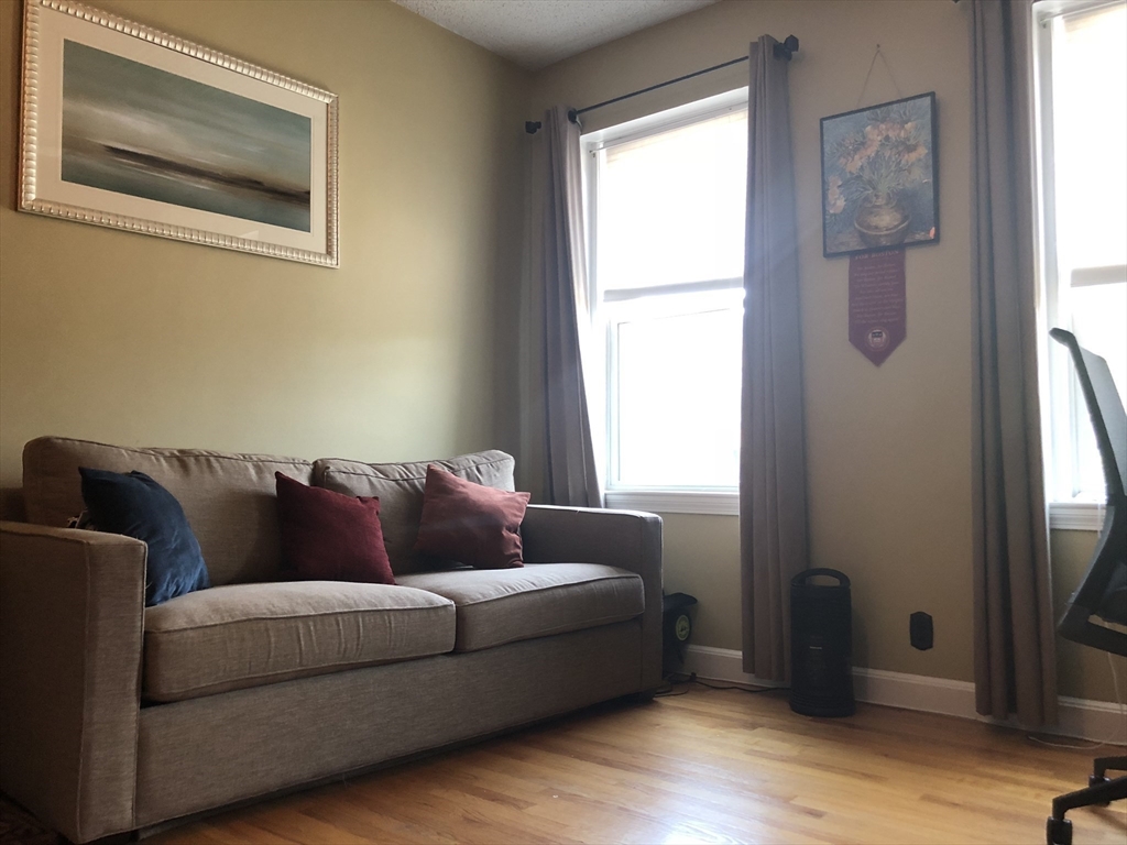 1419 Commonwealth Ave # 303 Unit: 2-303