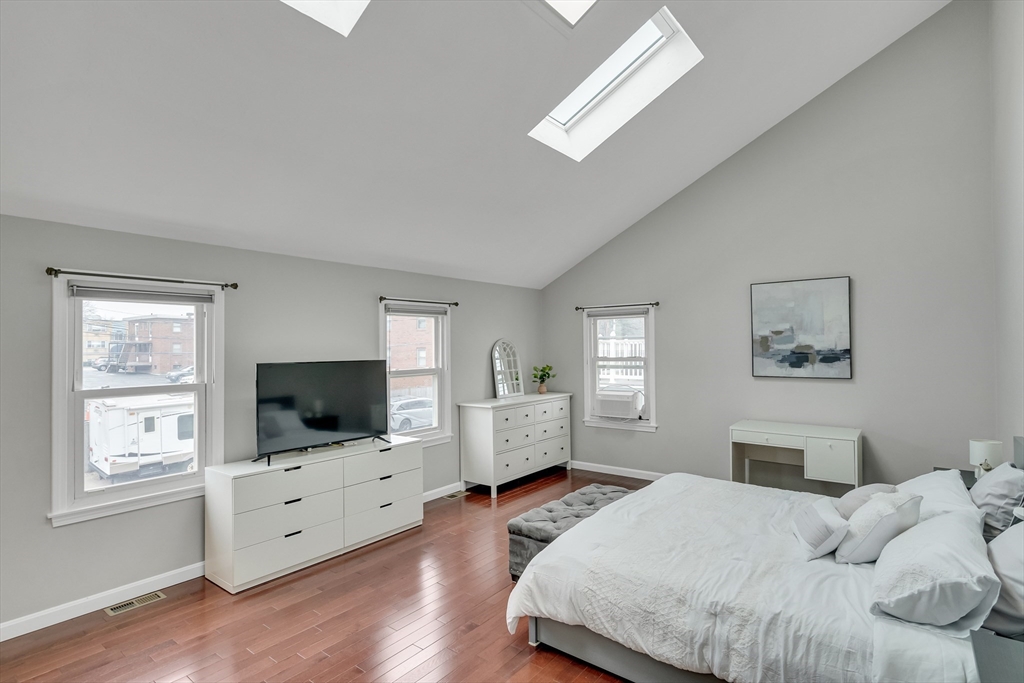 8 Grouse St
