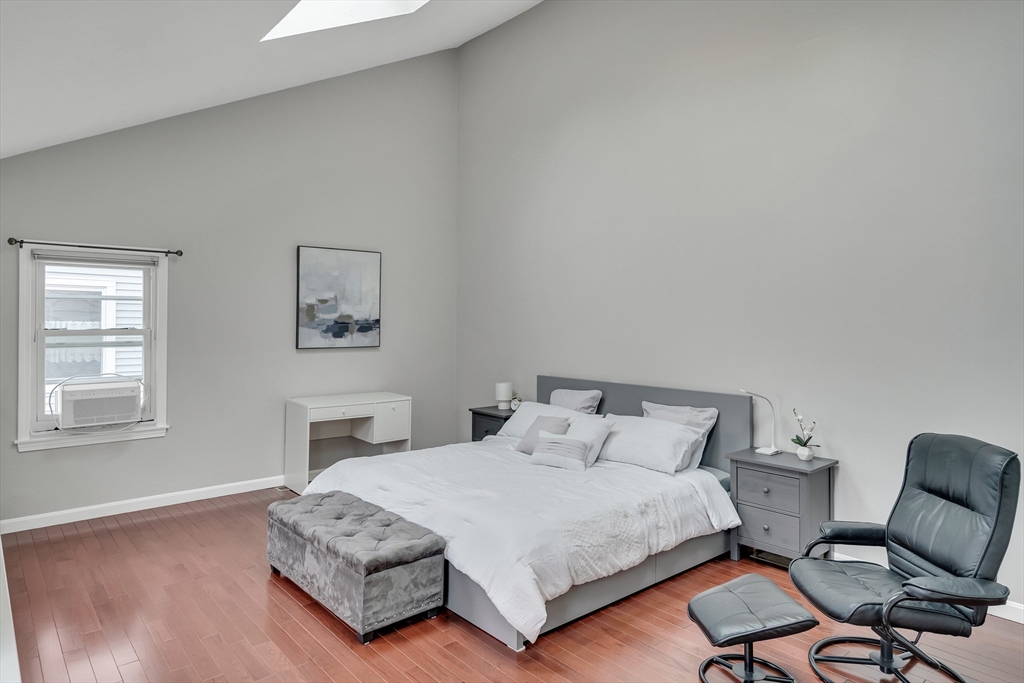 8 Grouse St