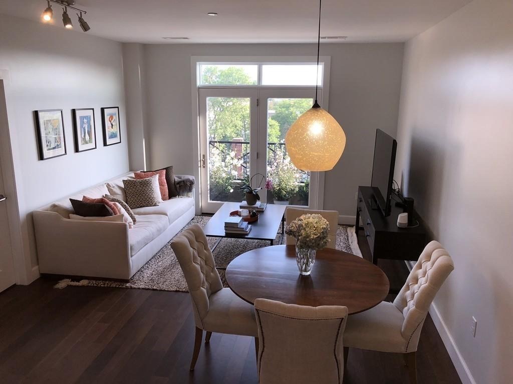 1501 Commonwealth Ave # 301