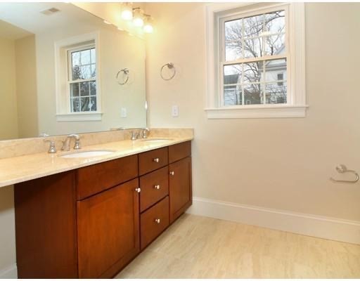 17 Sylvia St # 17