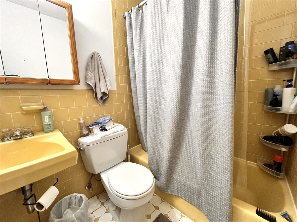 115 W Squantum # u907
