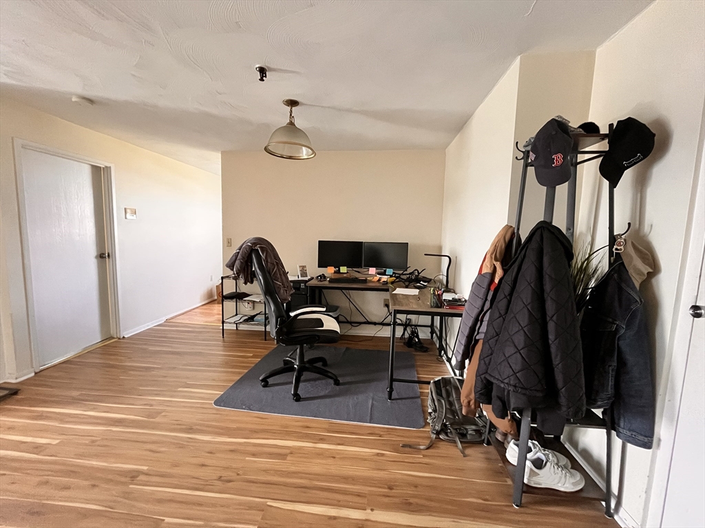 115 W Squantum # u907