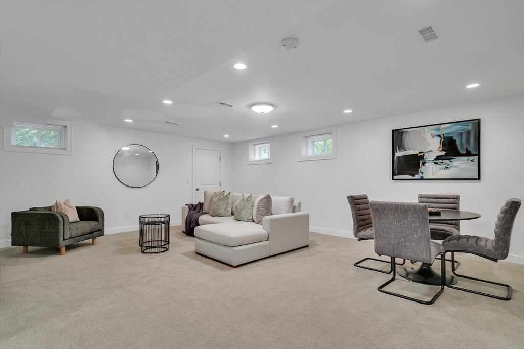 7 Sheridan St