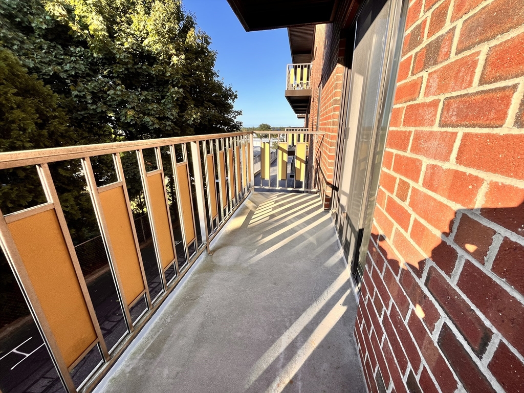 100 Grandview Ave # 3B