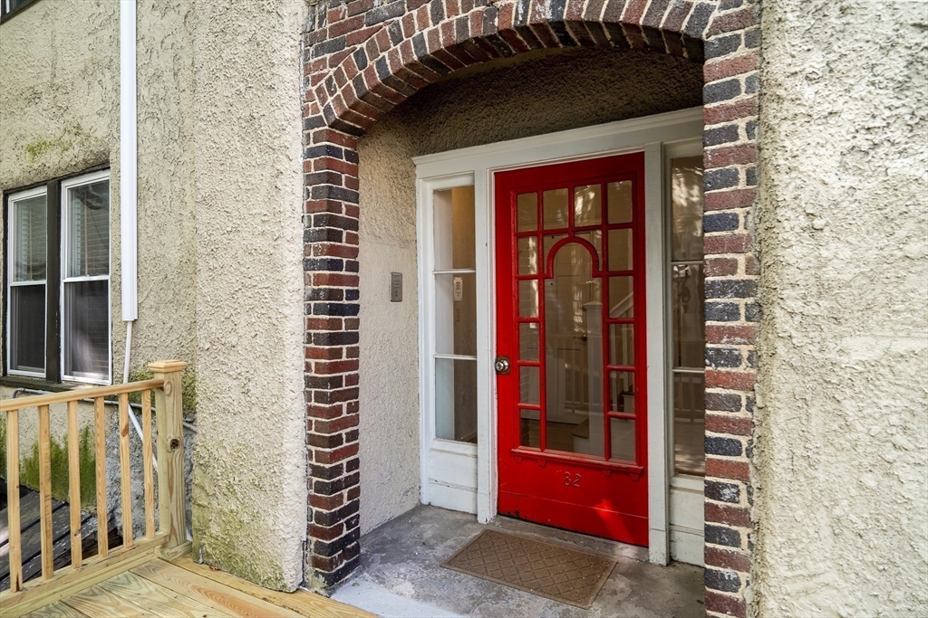 82 Hancock St # 1