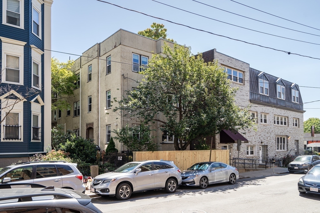 82 Hancock St # 1