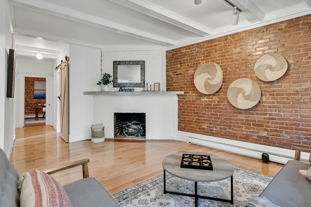 82 Hancock St # 1