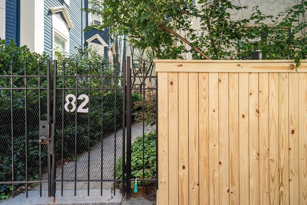 82 Hancock St # 1