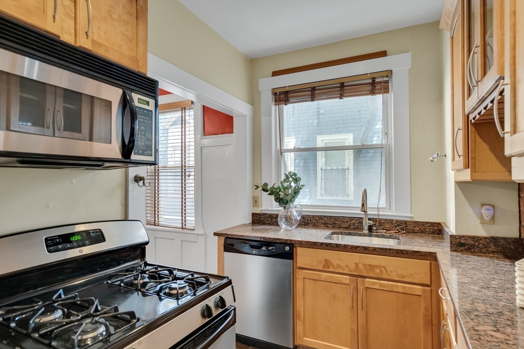 82 Hancock St # 1
