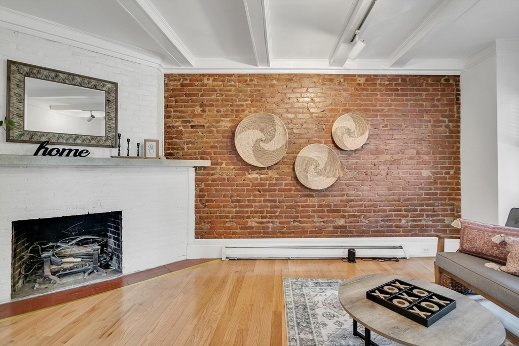 82 Hancock St # 1