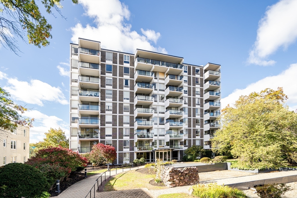 60 Babcock St # 43