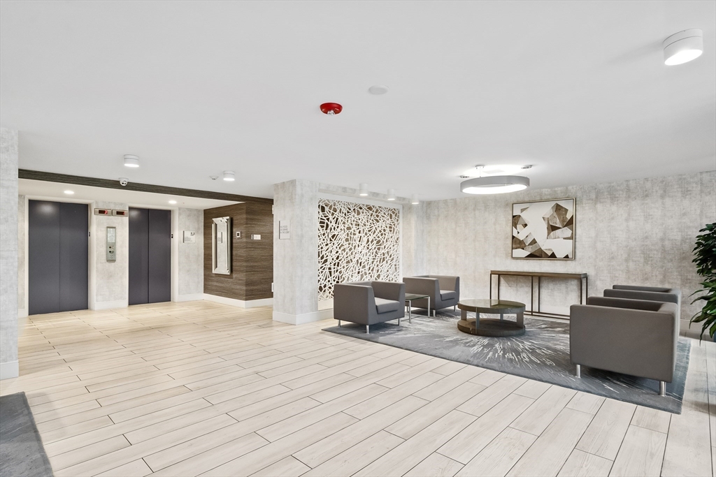 60 Babcock St # 43