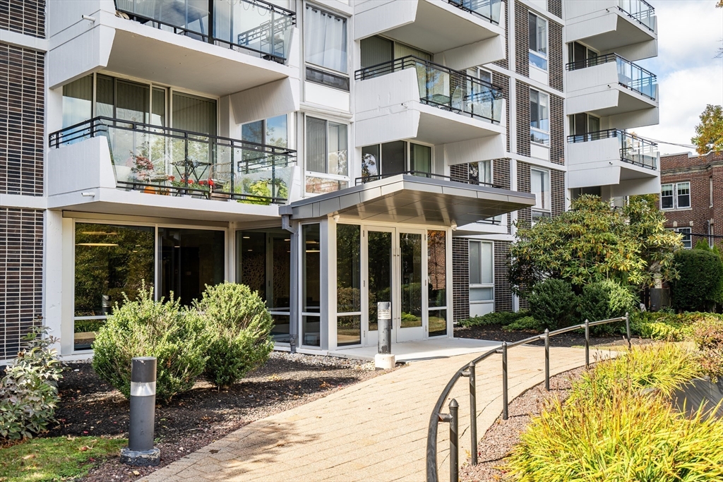 60 Babcock St # 43