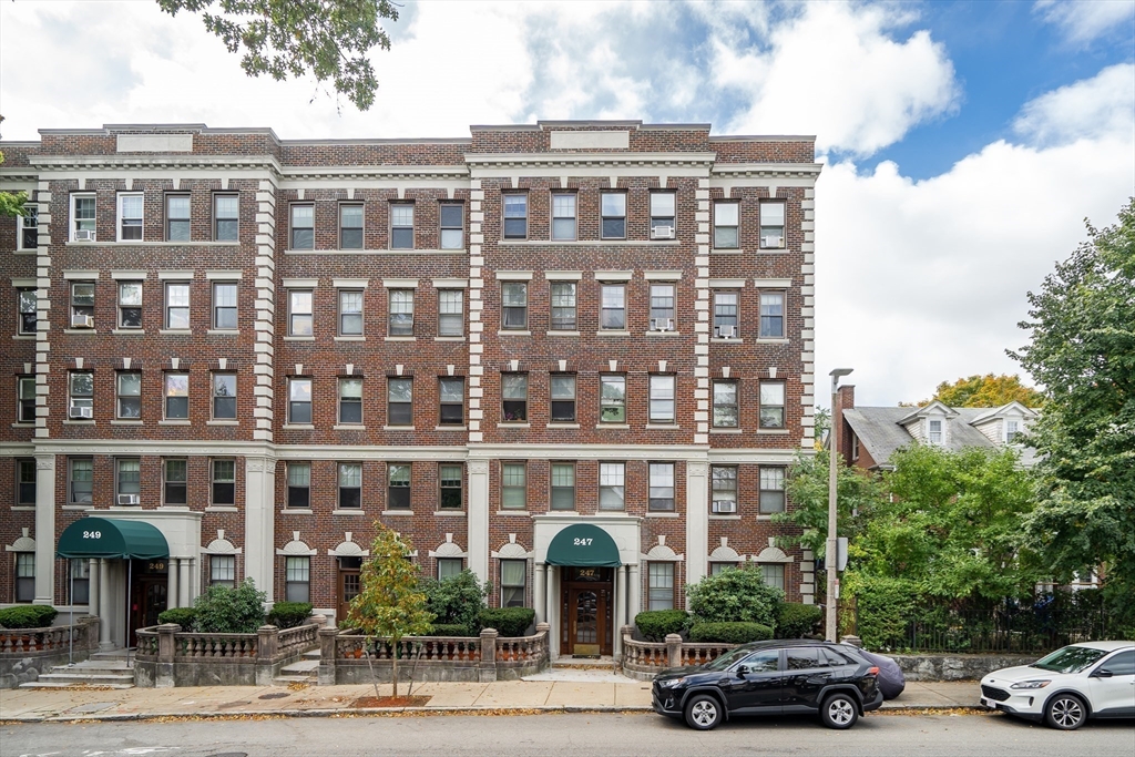 247 Chestnut Hill Ave # 32