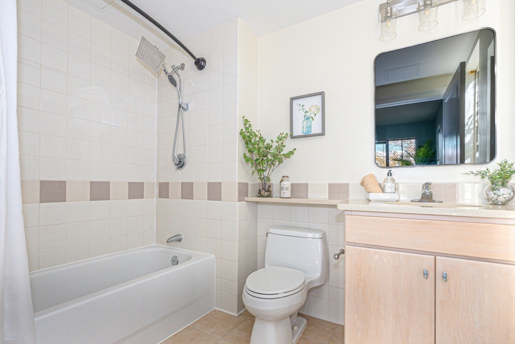 3 Repton Cir # 3104