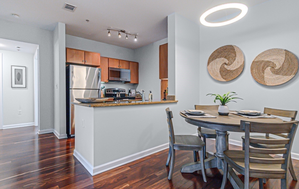 3 Repton Cir # 3104