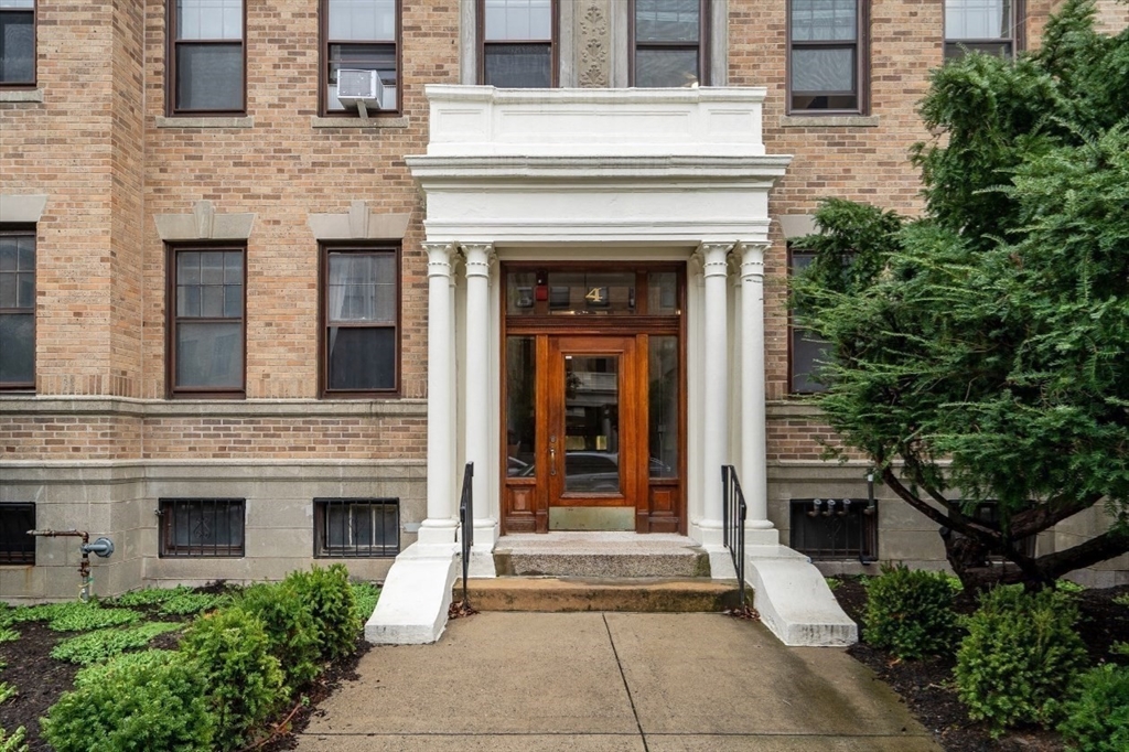 4 Crawford St # 11