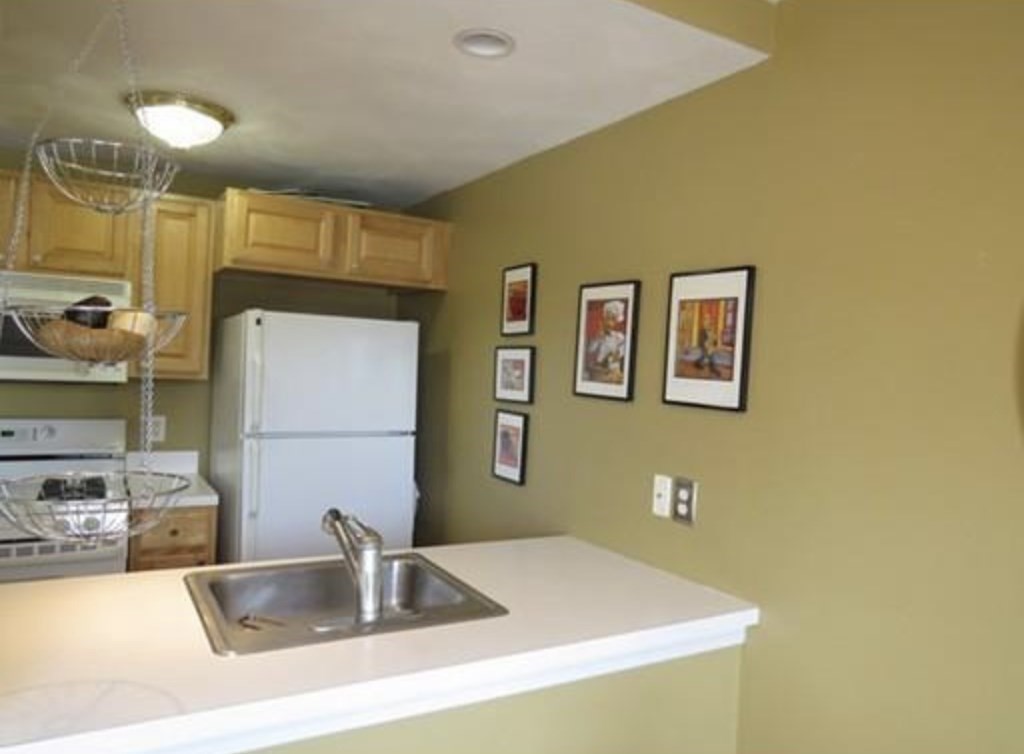 21 Adams St # 302