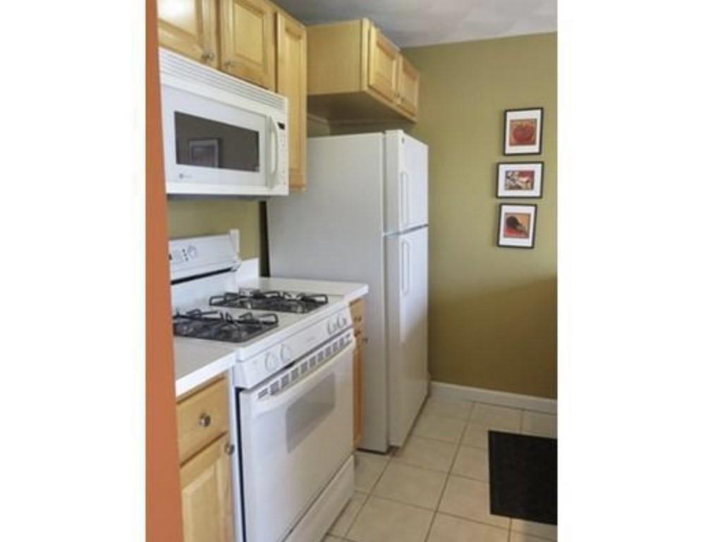 21 Adams St # 302