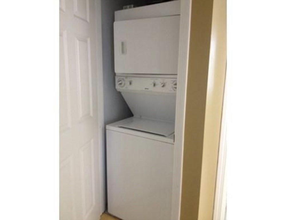 21 Adams St # 302