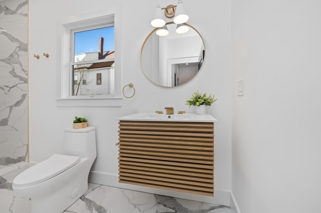 18 Windsor Rd # 1