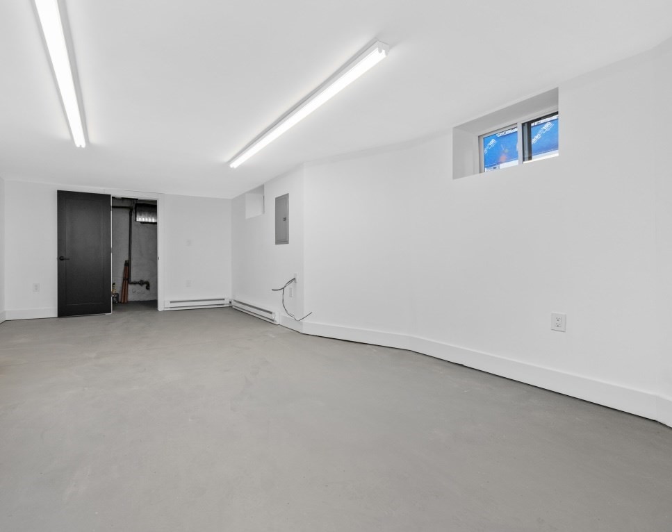 18 Windsor Rd # 1