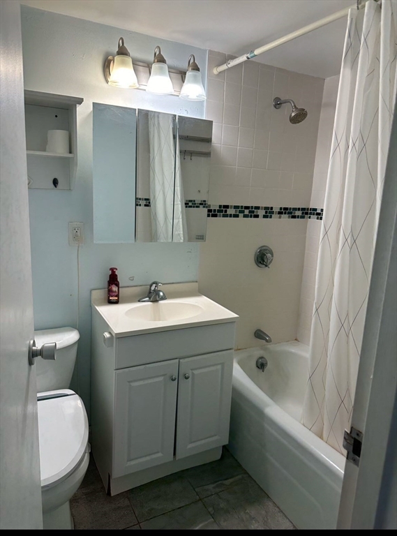 1025 Hancock St # 8G