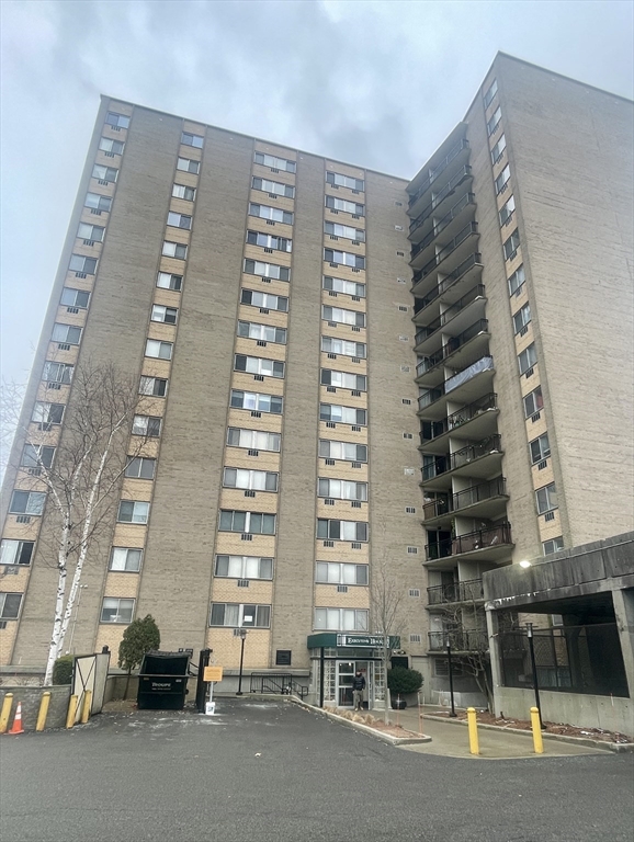1025 Hancock St # 8G