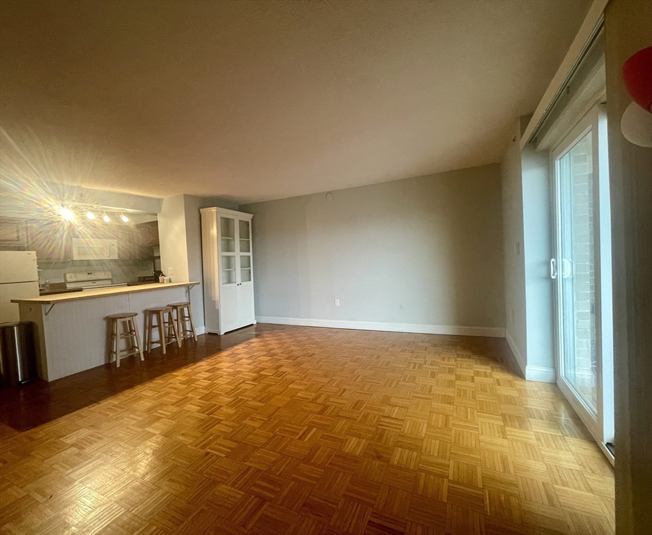 1025 Hancock St # 8G