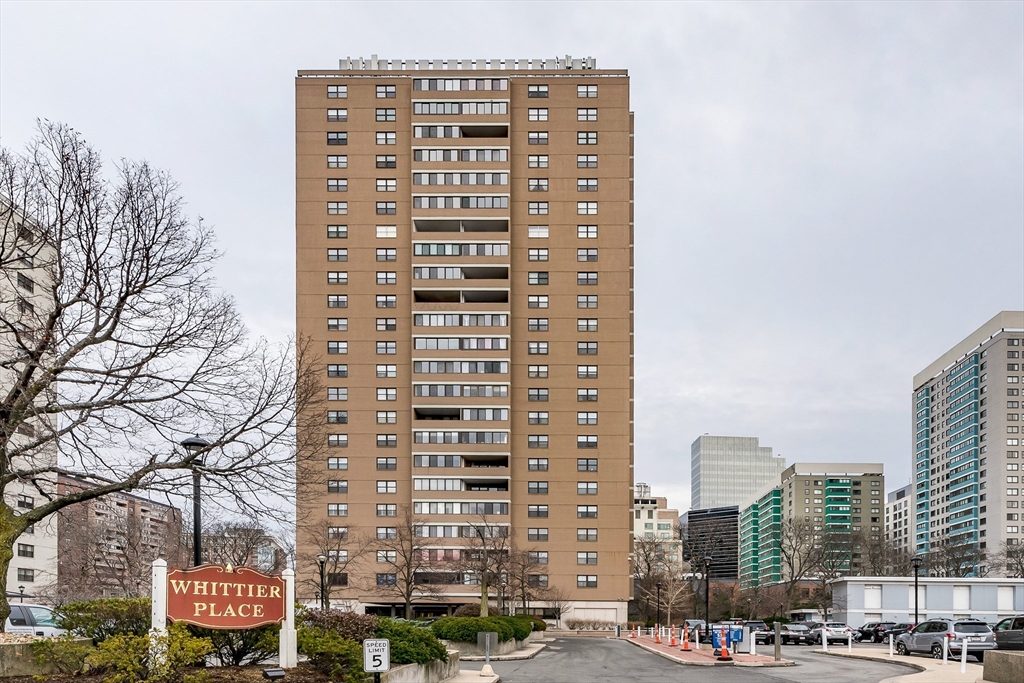 8 Whittier Place # 20A