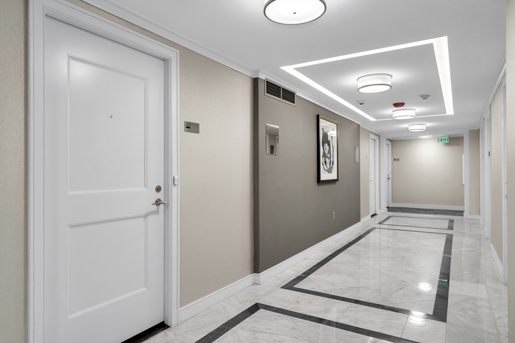 8 Whittier Place # 20A