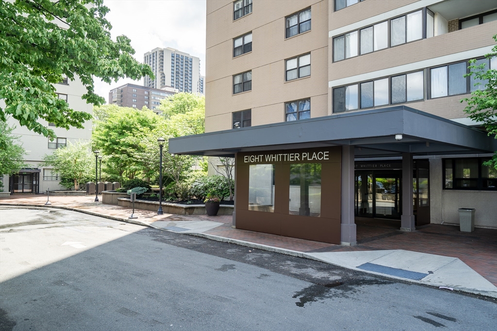 8 Whittier Place # 20A