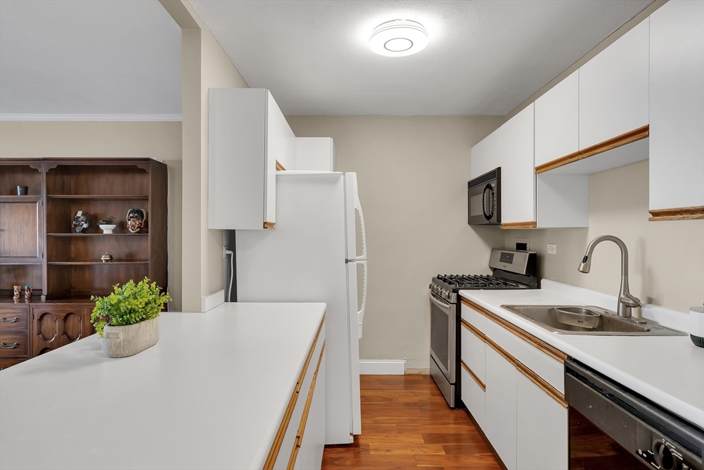 8 Whittier Place # 20A