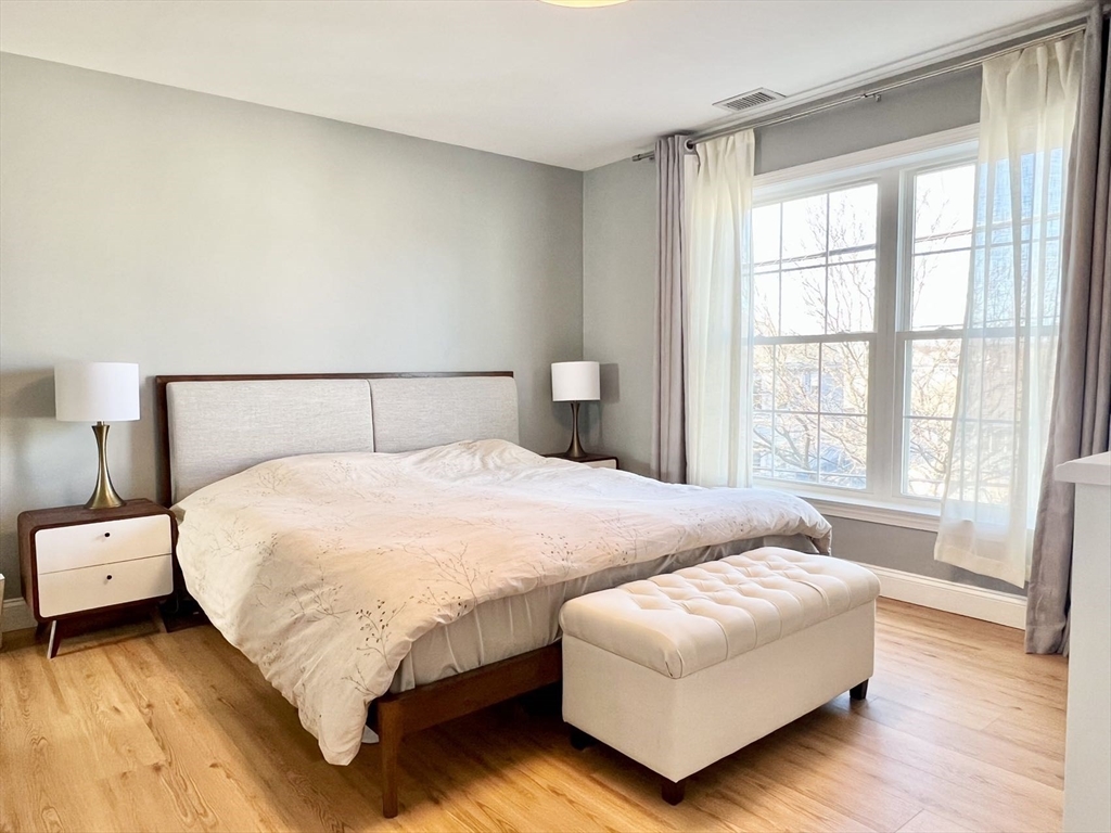 105 Myrtle St # 105