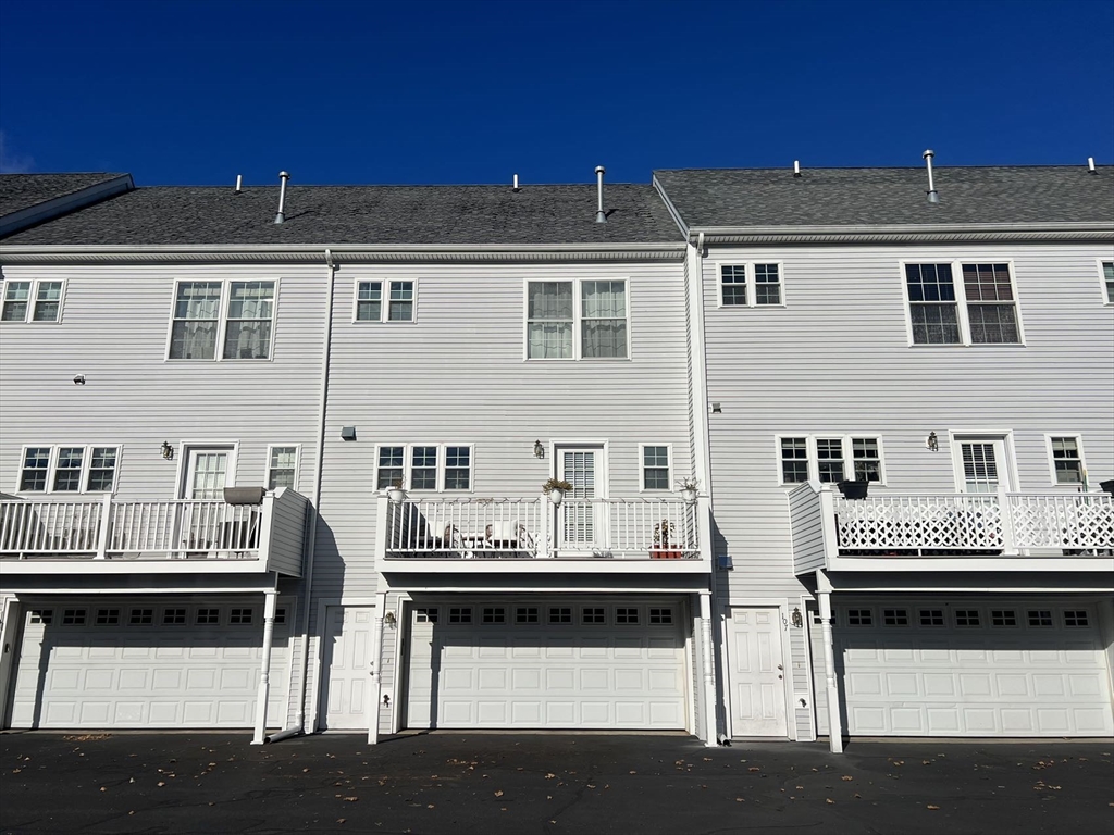 105 Myrtle St # 105