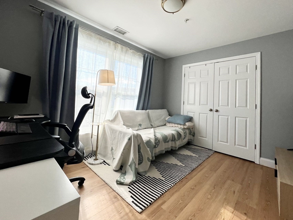 105 Myrtle St # 105