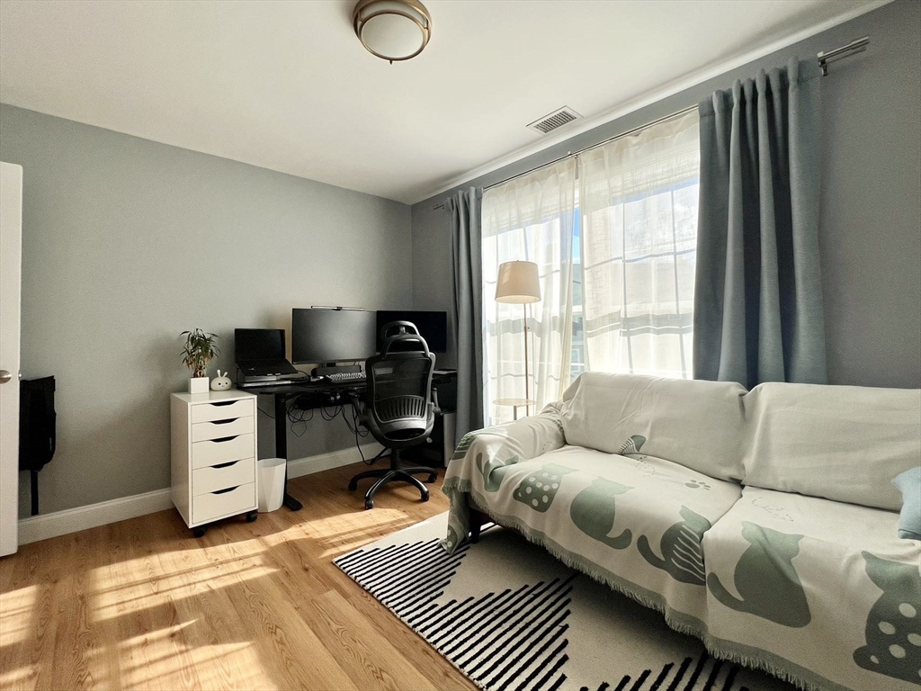 105 Myrtle St # 105