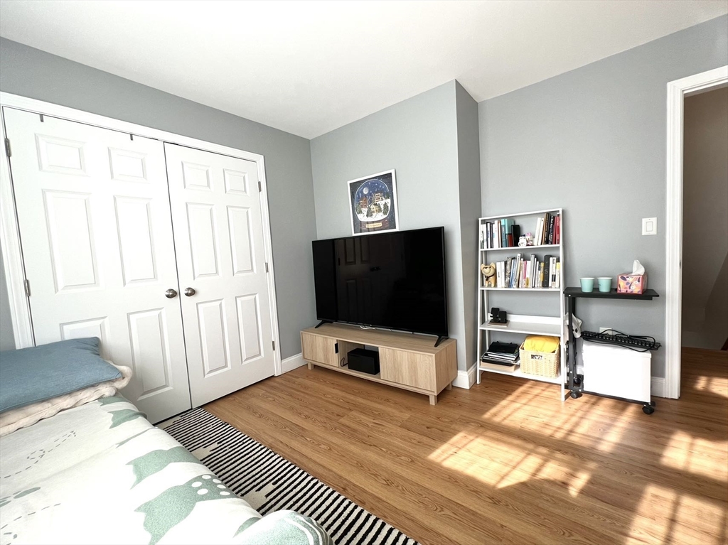 105 Myrtle St # 105